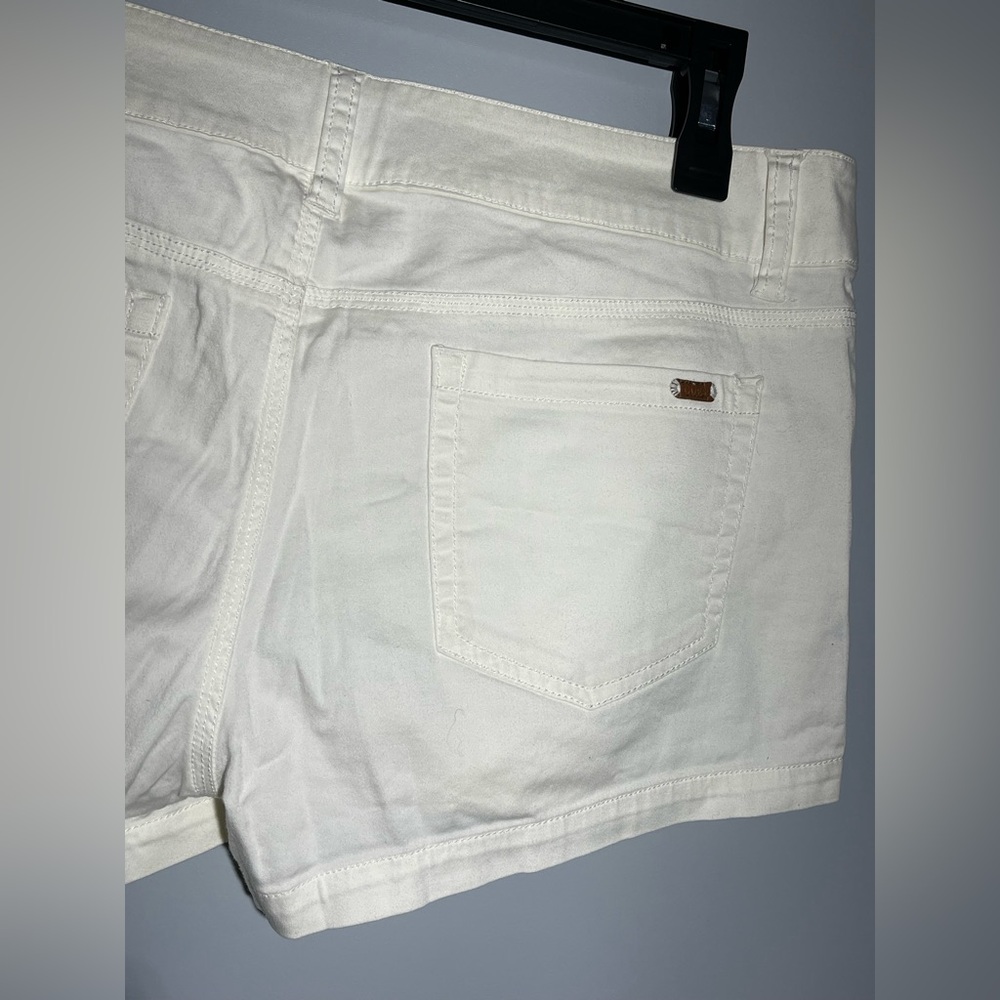 Guess White Jean Shorts Casual Style - Picture 7 of 12